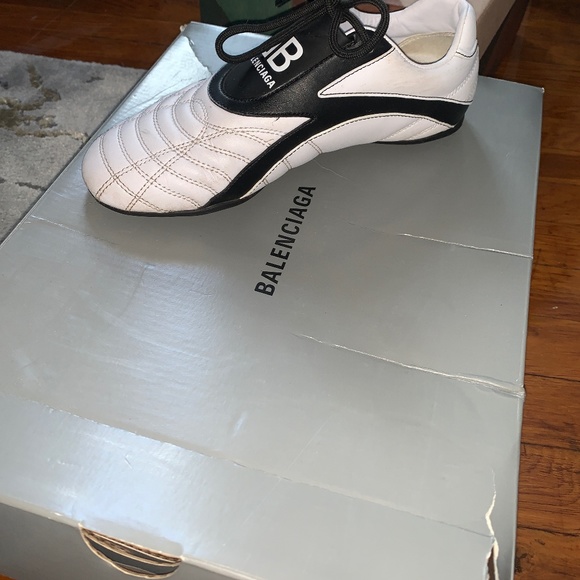 Balenciaga shoee - Picture 1 of 2